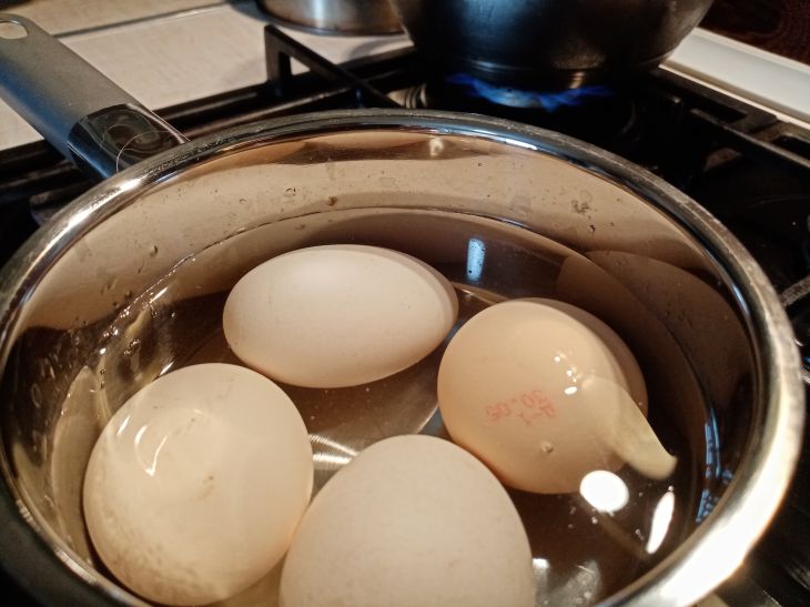 Eggs in a saucepan