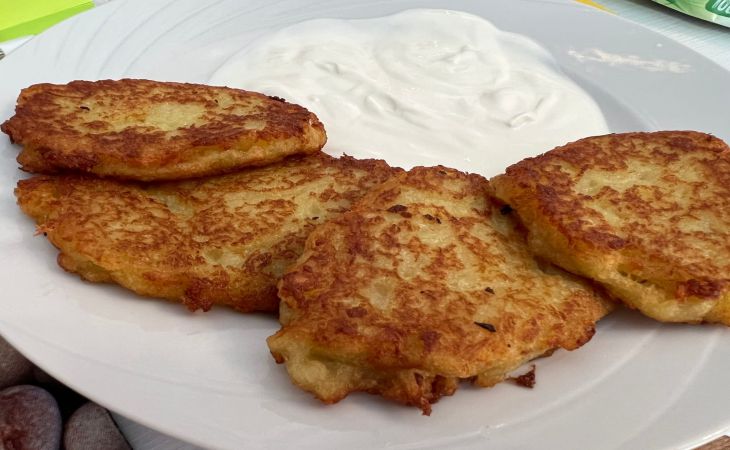 Potato pancakes Sour cream