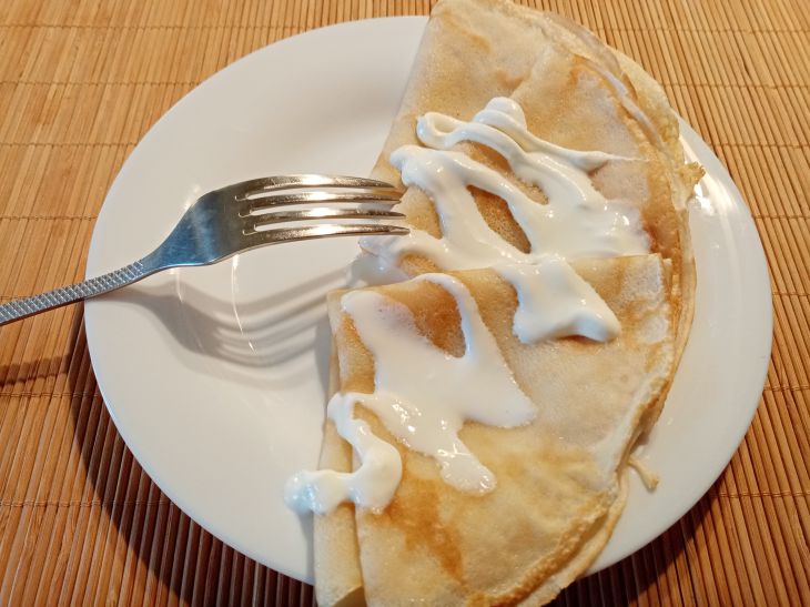 Pfannkuchen mit Sauerrahm