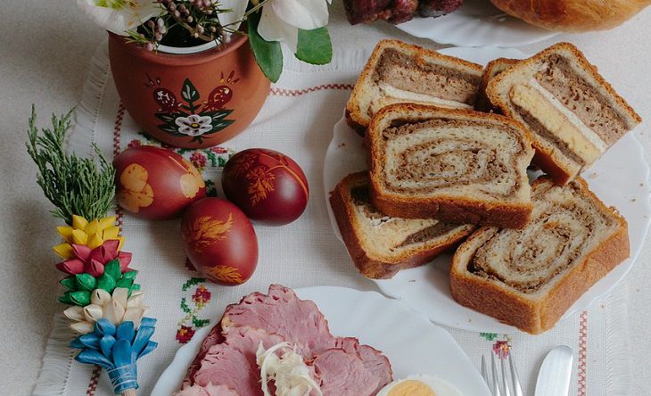 Easter table