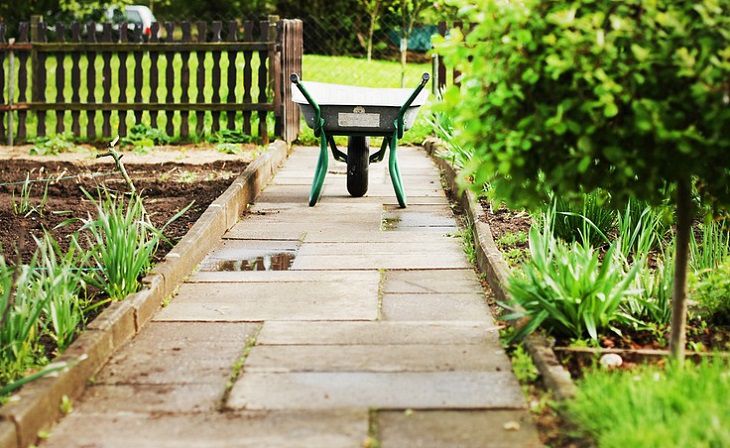 Garden path