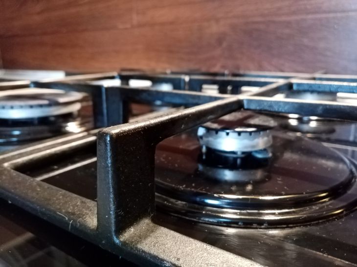 Gas stove