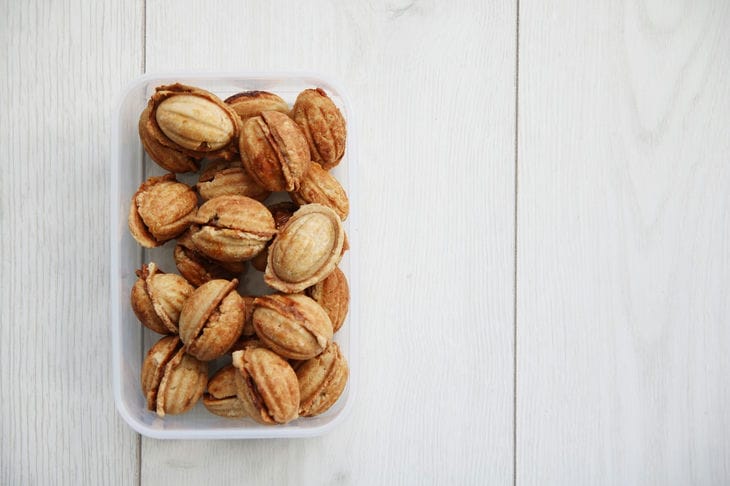 Nuts with condensed milk