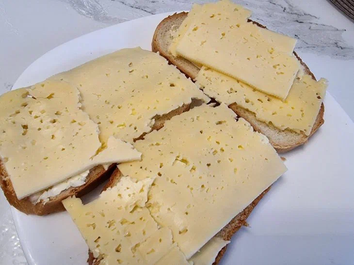 Sándwiches con queso