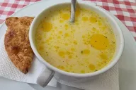 un plato de sopa