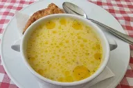 un plato de sopa