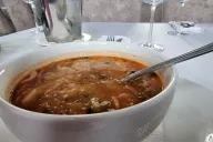 un plato de sopa