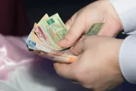 manos dinero